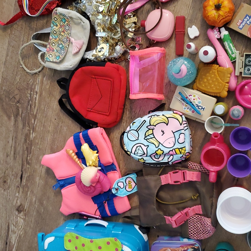 Large Lot Of 18 Inch Doll Accessories - Picture 3 of 7